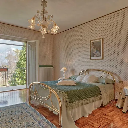 Nido Del Merlo By Vacavilla *